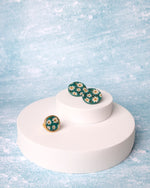 Carica immagine nel visualizzatore Galleria, Orecchini a Lobo Margherite Gentili