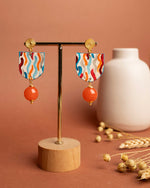 Carica immagine nel visualizzatore Galleria, Orecchini Onde Colorate modello scudo