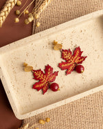 Carica immagine nel visualizzatore Galleria, Orecchini Foglia d'Acero Bordeaux