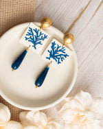 Carica immagine nel visualizzatore Galleria, Orecchini Corallo Blu