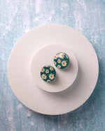 Carica immagine nel visualizzatore Galleria, Orecchini a Lobo Margherite Gentili
