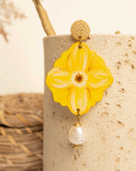 Carica immagine nel visualizzatore Galleria, Orecchini Anemone Giallo
